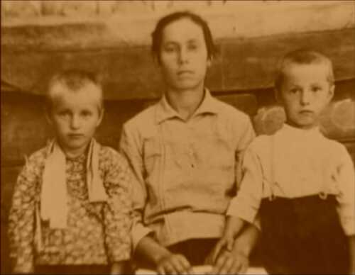 З Матір'ю на самоті (1994)